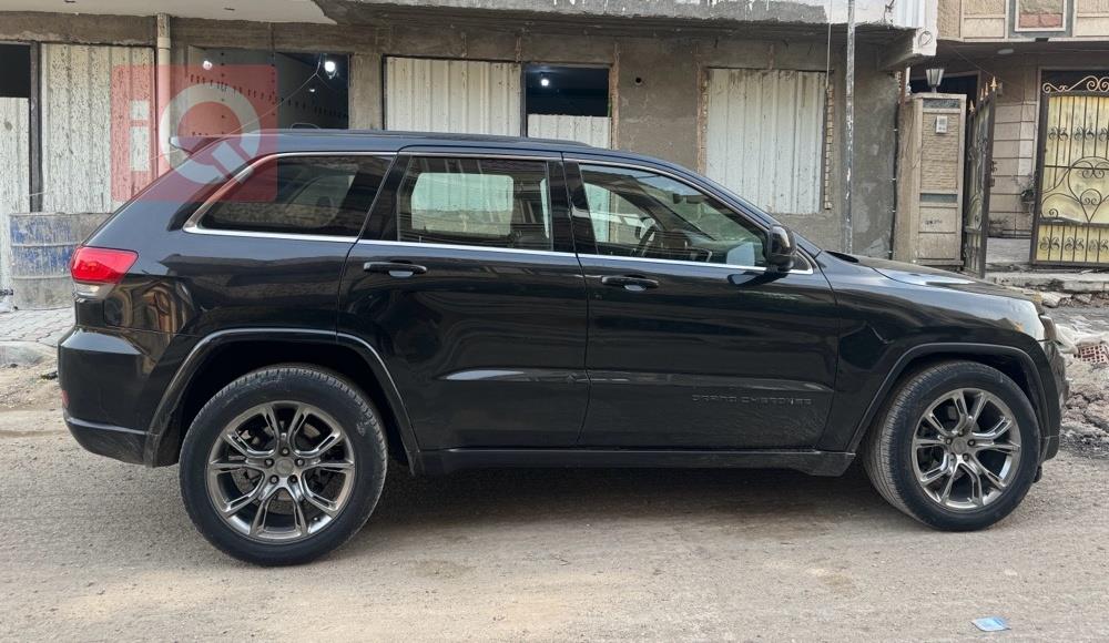 جیپ گراند شیرۆکی